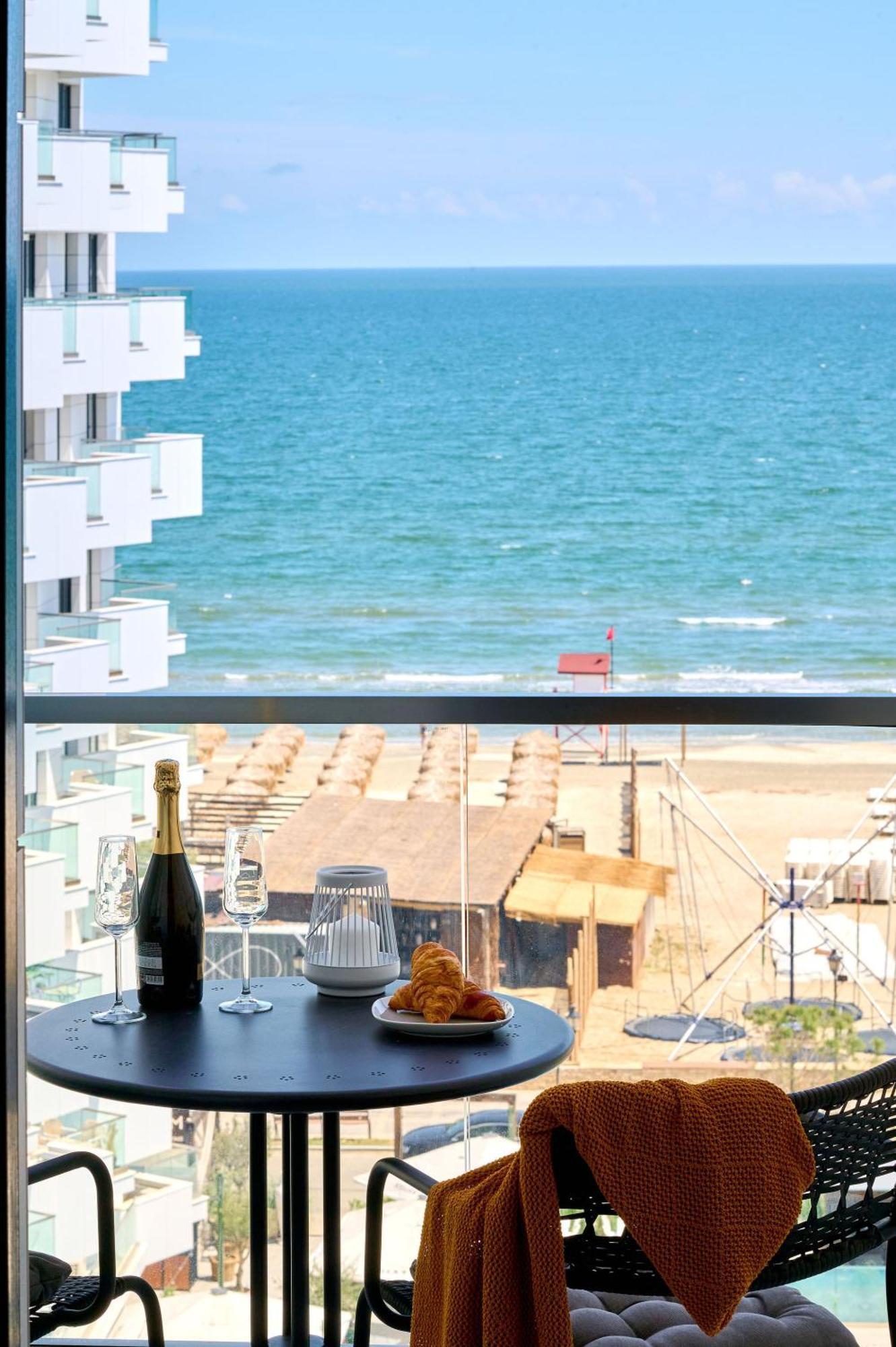 Mira Studio In Infinity Beach Resort - Parking Mamaia Luaran gambar
