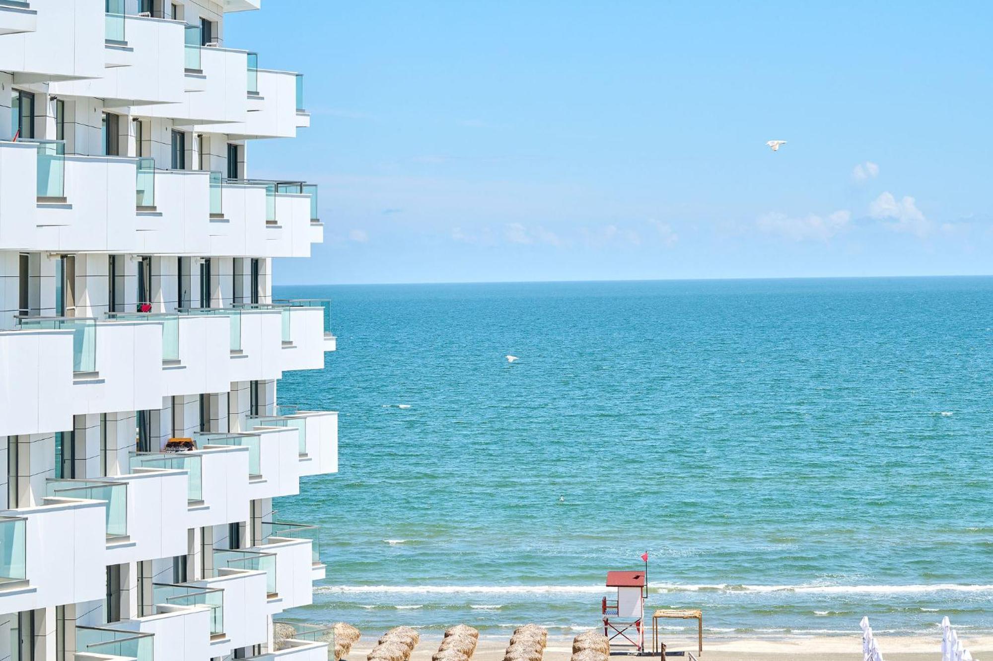 Mira Studio In Infinity Beach Resort - Parking Mamaia Luaran gambar